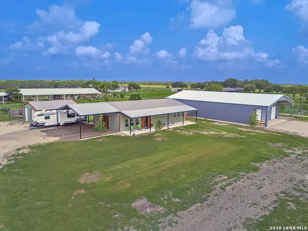 118 Pr 6190, Falls City, TX 78117
