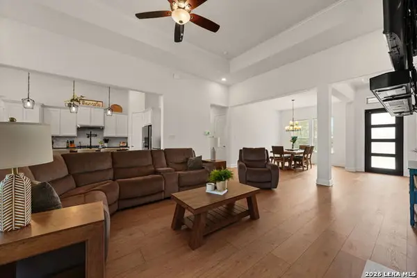 601 Legend Park Dr, Castroville, TX 78009