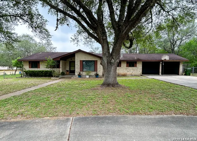 5121 Star Trek, Beeville, TX 78102 - #2