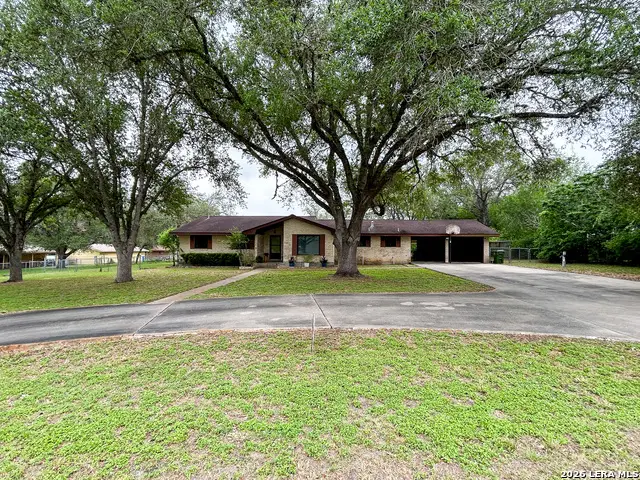 5121 Star Trek, Beeville, TX 78102 - #3