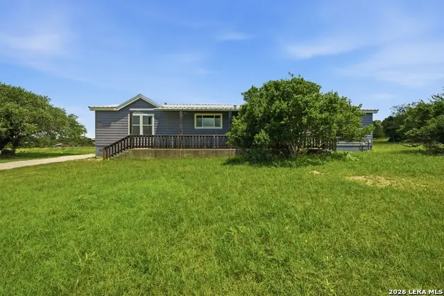 672 Cutters Trl, Pipe Creek, TX 78063 - #1