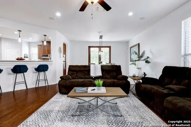 2911 Zurich, San Antonio, TX 78230 - #2