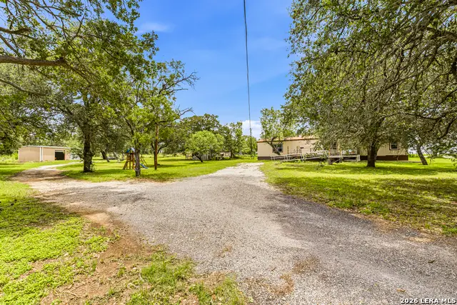 610 Blue Creek, La Vernia, TX 78121 - #2