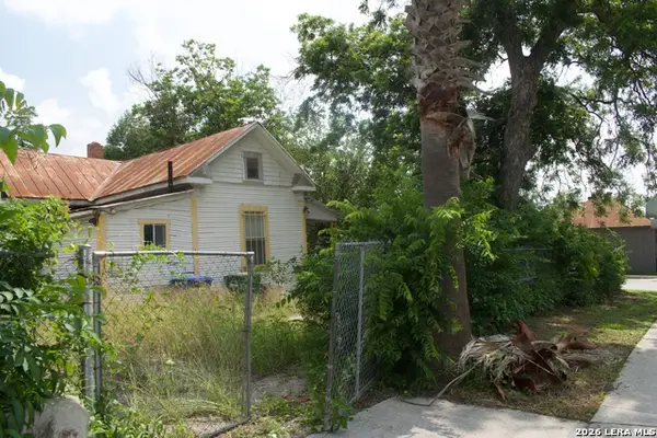 601 N Chupaderas, San Antonio, TX 78207