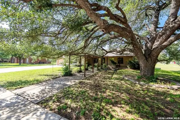 119 Village Path, Castroville, TX 78009