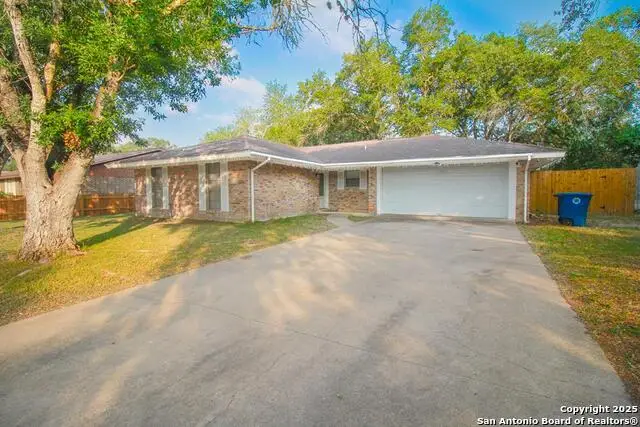 1404 Las Palmas, Beeville, TX 78102 - #1