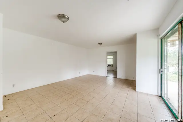 853 Holmgreen Rd, San Antonio, TX 78220 - #3