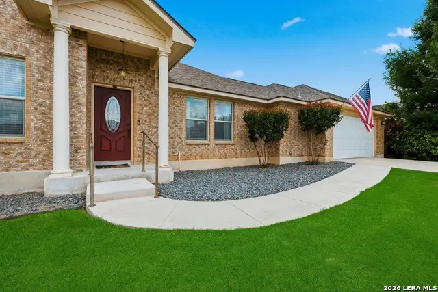 104 E 16th St, Hondo, TX 78861 - #2