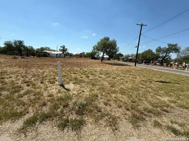 204 Hidalgo, Carrizo Springs, TX 78834 - #1