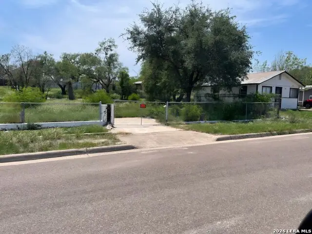 965 Ave D, Eagle Pass, TX 78852 - #3