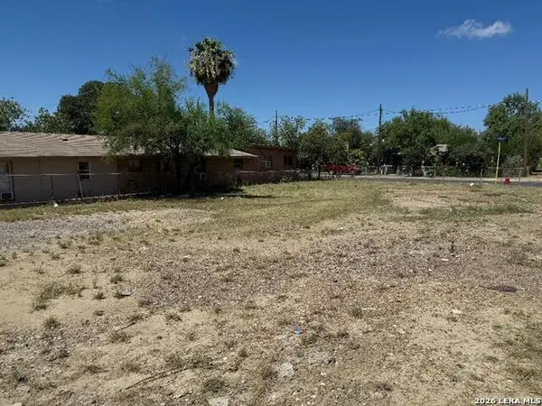 894 Concho St, Eagle Pass, TX 78852
