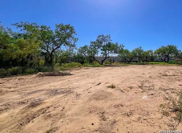 1082 Kifuri St, Eagle Pass, TX 78852 - #2
