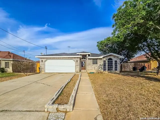 386 Falcon Blvd, Eagle Pass, TX 78852 - #1