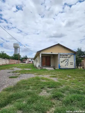 876 S Casales, Eagle Pass, TX 78852