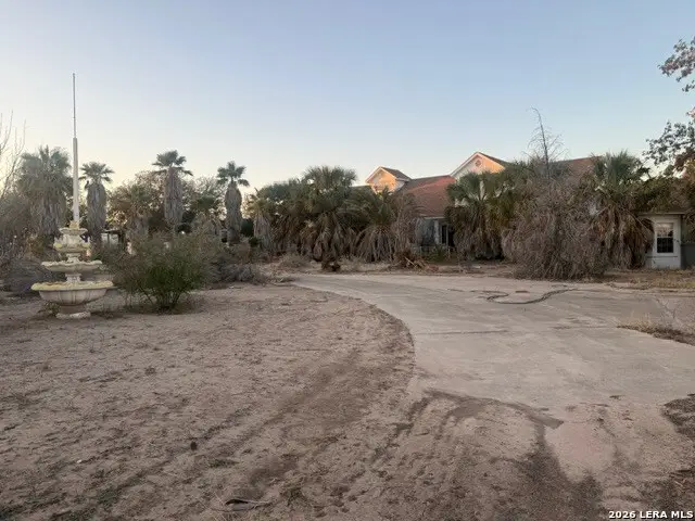25 W Skyview Dr., Del Rio, TX 78840 - #3