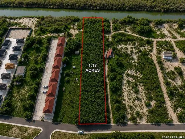 425 Riverside Dr., Eagle Pass, TX 78852