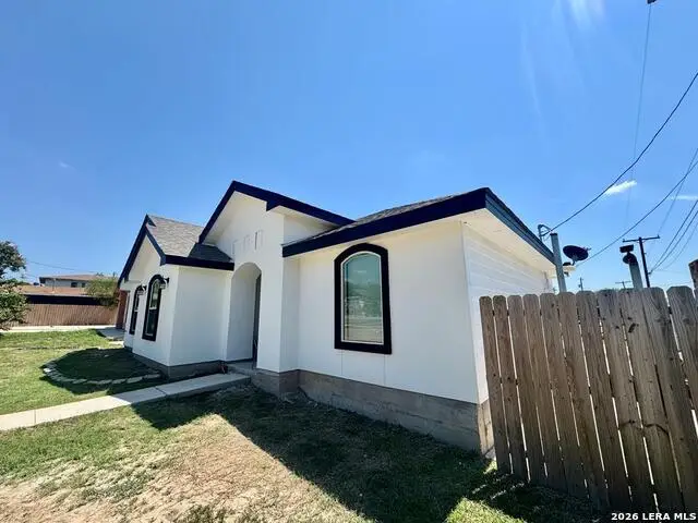 698 Paco St, Eagle Pass, TX 78852 - #3