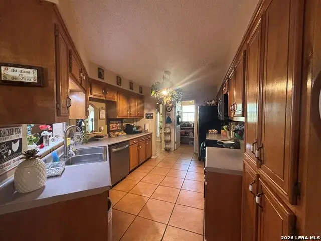 759 Mcdavid St, Quemado, TX 78877 - #2
