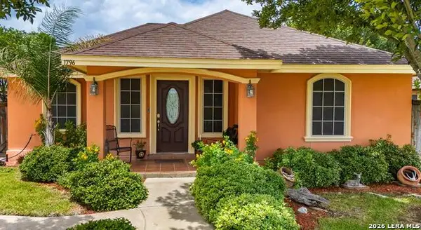 1796 Amanda Ln, Eagle Pass, TX 78852