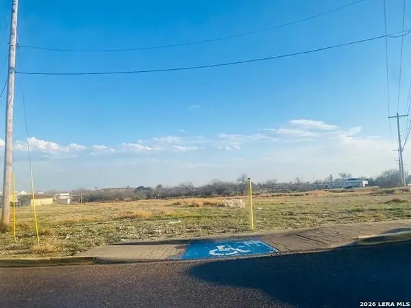 1121 Eidson Rd, Eagle Pass, TX 78852