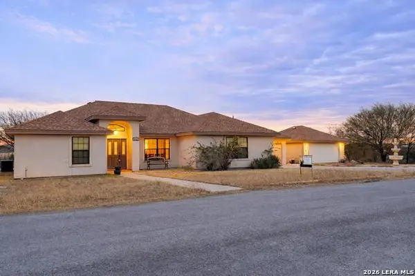 100 Shadow Mountain, Del Rio, TX 78840