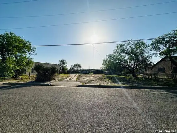 398, 384,374 Pecos, Eagle Pass, TX 78852