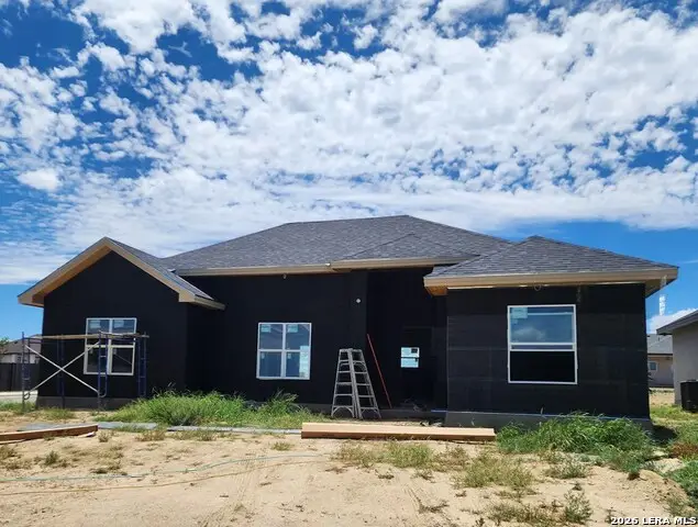 3194 Ethel Dr., Eagle Pass, TX 78852 - #2