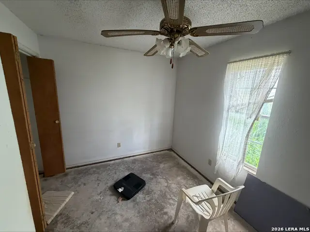 802 County Line Rd, Jourdanton, TX 78026 - #2