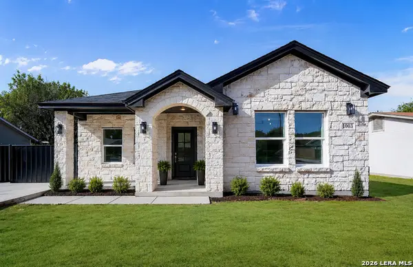 229 Colonial Ln, La Vernia, TX 78121