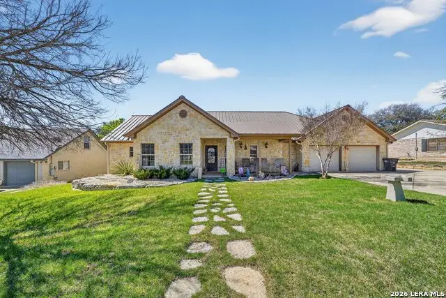 204 Red Oak Ln, Ingram, TX 78025 - #1