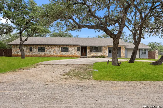 165 Settlers Cir, Bandera, TX 78003 - #2