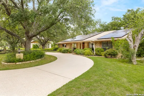 225 Hilltop Dr, Seguin, TX 78155