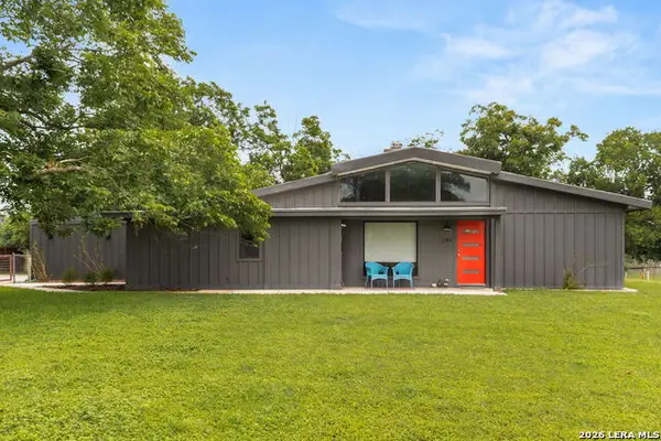 249 Signal Hill Rd, Seguin, TX 78155