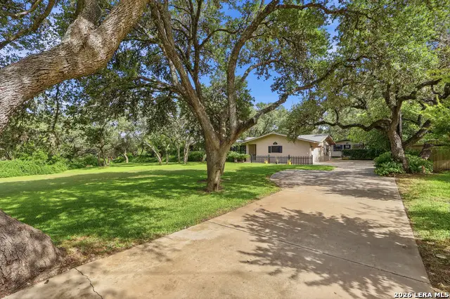 100 Fleetwood Dr, Hollywood Park, TX 78232 - #1