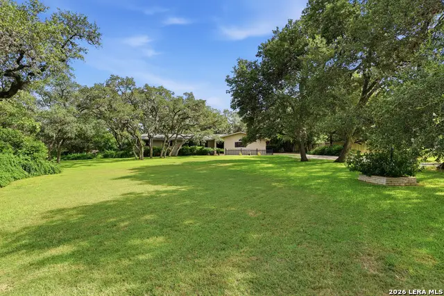 100 Fleetwood Dr, Hollywood Park, TX 78232 - #2