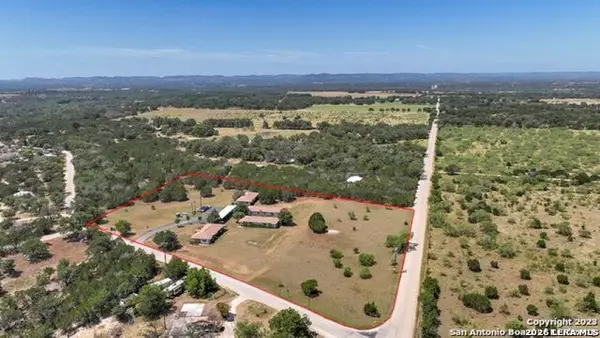 182 Joiner Dr, Bandera, TX 78003