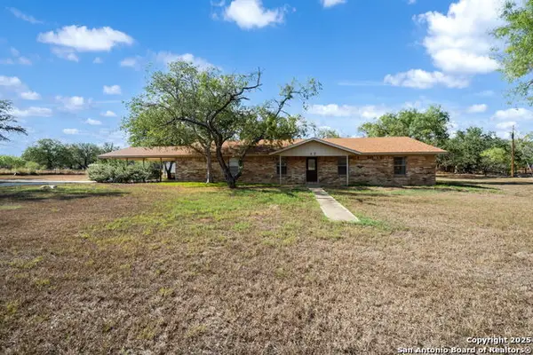 82 Pulliam Dr, Pleasanton, TX 78064