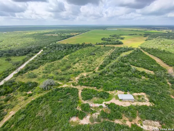 8711 County Road 1301, Moore, TX 78057