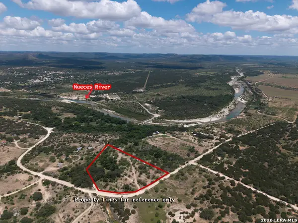 00 Cr 393, Camp Wood, TX 78833