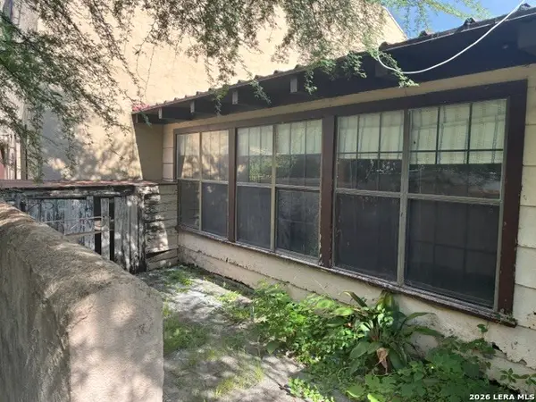 135 Avenida Juarez, Brackettville, TX 78832