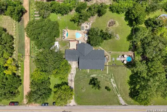 207 Woodlake Dr, McQueeney, TX 78123 - #2