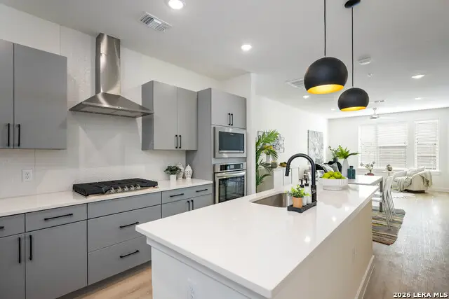 719 E Locust #2102, San Antonio, TX 78212 - #2