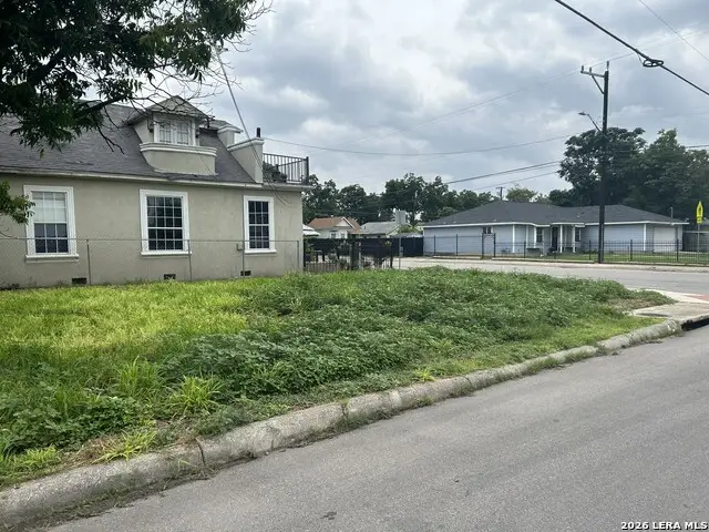 727 S Trinity St, San Antonio, TX 78207 - #3