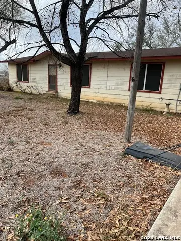 2912 Brown Ave, Jourdanton, TX 78026