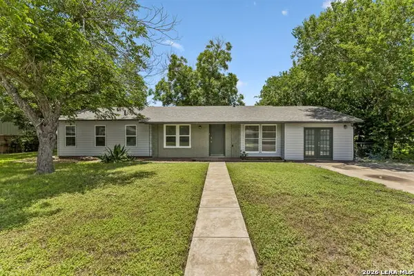 1411 Hummingbird Ln, Seguin, TX 78155