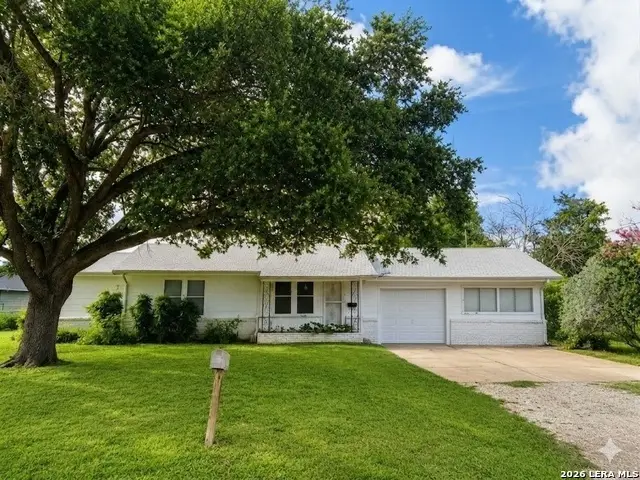 1106 Palm, Jourdanton, TX 78026 - #1