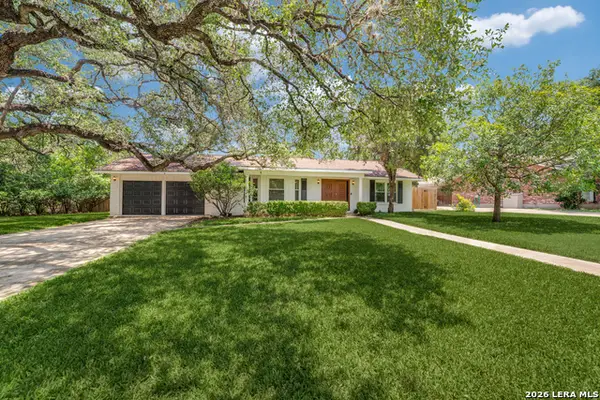 1019 Grey Oak Dr, San Antonio, TX 78213