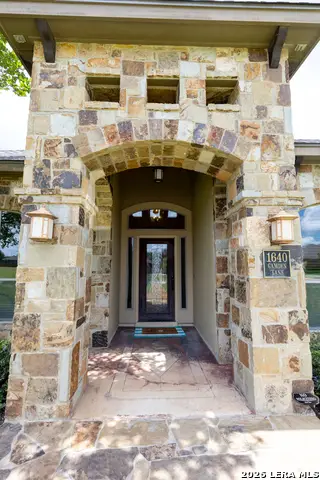 1640 Camden Ln, Pleasanton, TX 78064 - #2