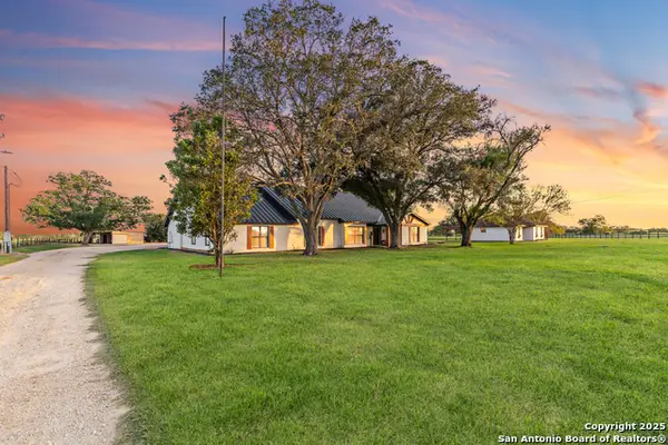 1591 Leissner School, Seguin, TX 78155