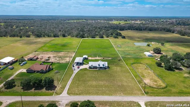 247 S Palo Alto, Floresville, TX 78114 - #2